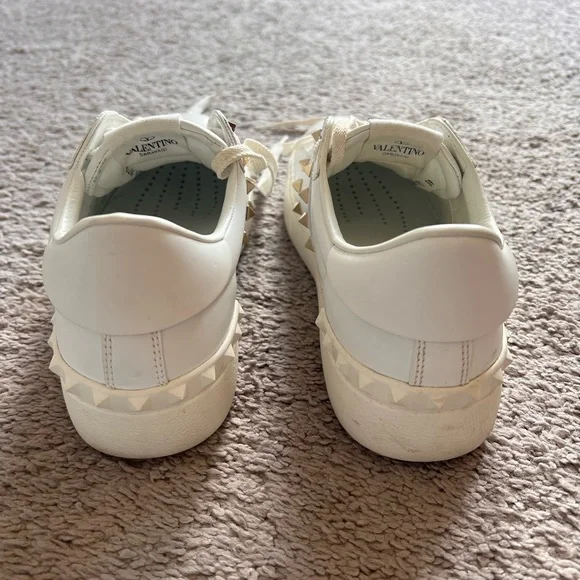 Men’s Valentino Garavani Calfskin Rockstud Untitled Sneakers. US size 7.5